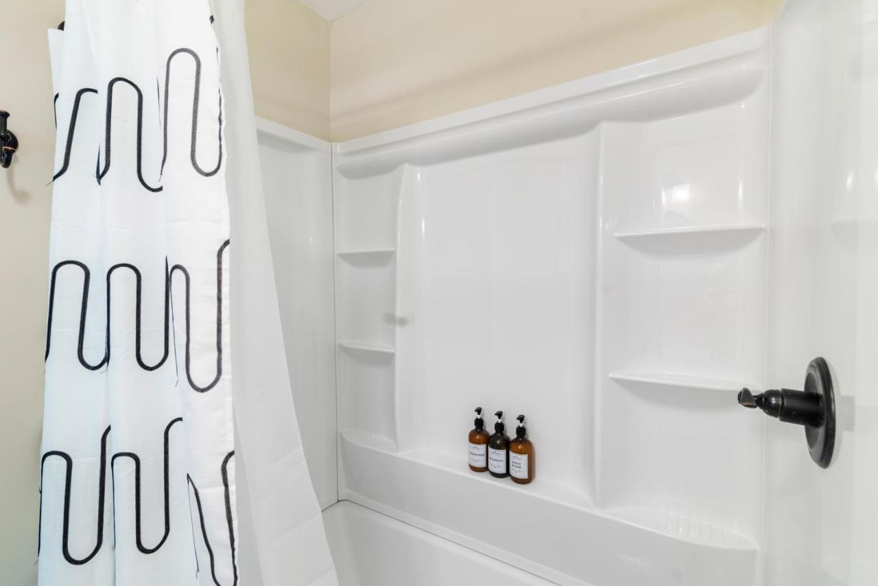 Fantastic Retreat 5Min From Village With Media Room, Ac And Sauna! Стоу Екстериор снимка